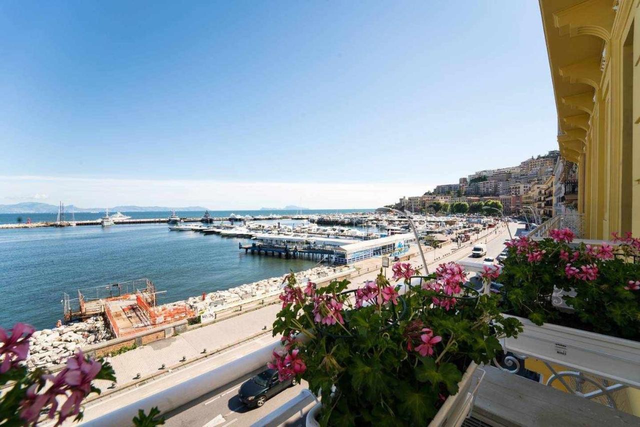 Hotel Seaside Caracciolo Nápoles Exterior foto